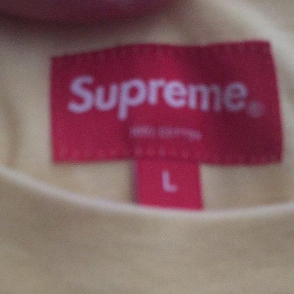 Limited edition supreme shirt - Picture 2 of 2